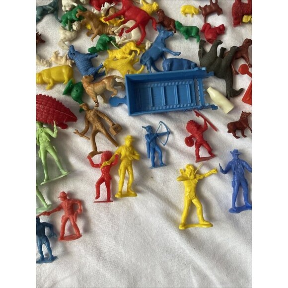 Vintage Rubber Plastic Cowboys Mix Indians Figure Collection LOT 1960's Animals - Picture 12 of 16